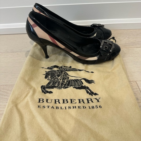 Burberry black heels (authentic) size 37 - Picture 1 of 4